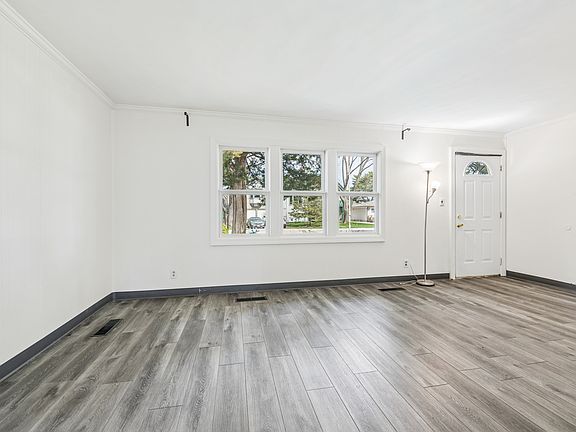 3rd image of 191 Ashland Ave