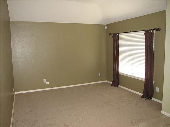 2nd image of 3807 Rose Ct