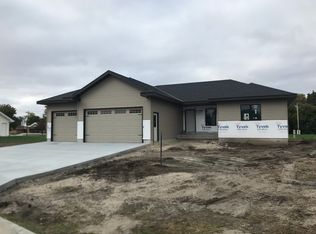 707 E 8th St, Stromsburg, NE 68666