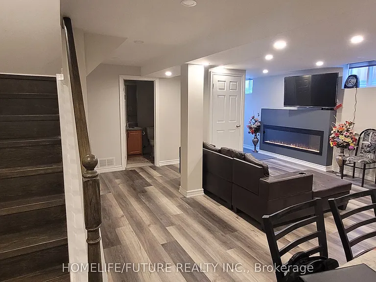 3 Parade Sq #BASEMENT — Photo 15