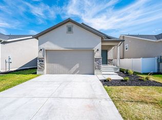 1007 W Osprey Dr N, Tooele, UT 84074