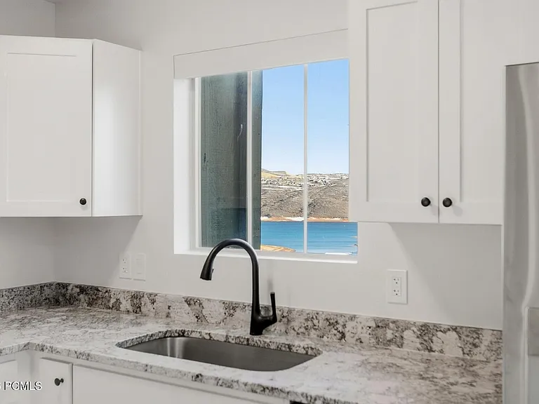 1716 W Fox Bay Dr #H204 — Photo 13
