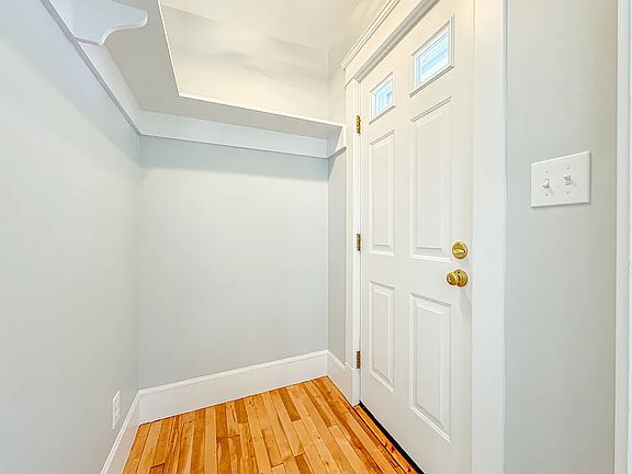5th image of 97 Davis St