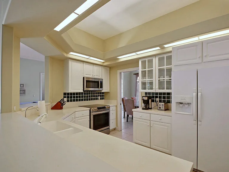 1839 E Sandpointe Ln — Photo 5