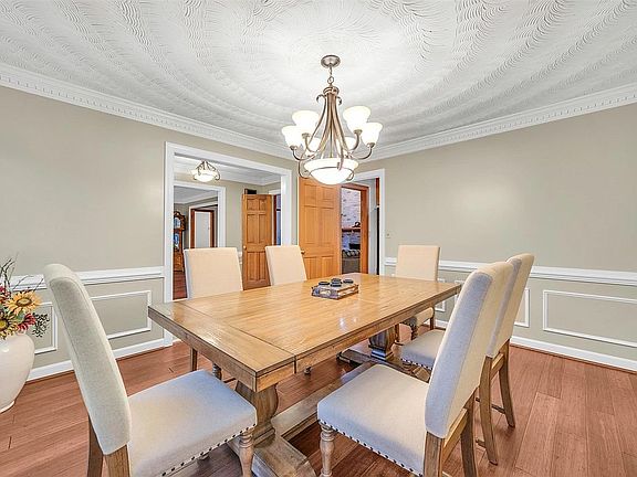 4th image of 1906 Grayfalcon Dr