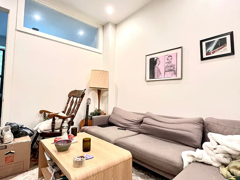 657 Seneca Ave #2 — Photo 10
