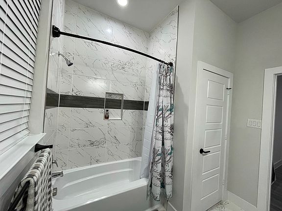5th image of 804 Green Castle Dr #1