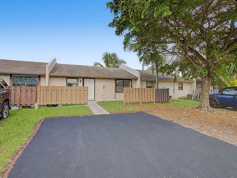 1650 Sandpiper Blvd — Photo 4