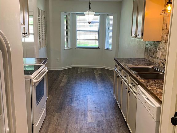 3rd image of 712 Alpine Dr