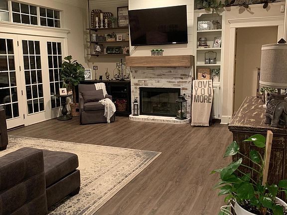 4th image of 5 Saint Andrews Dr