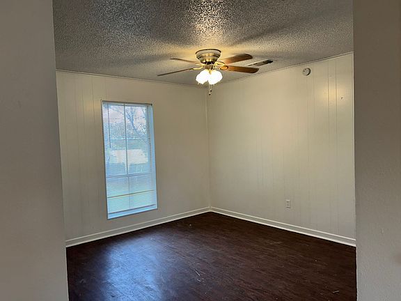 3rd image of 703 E Louisiana Ave