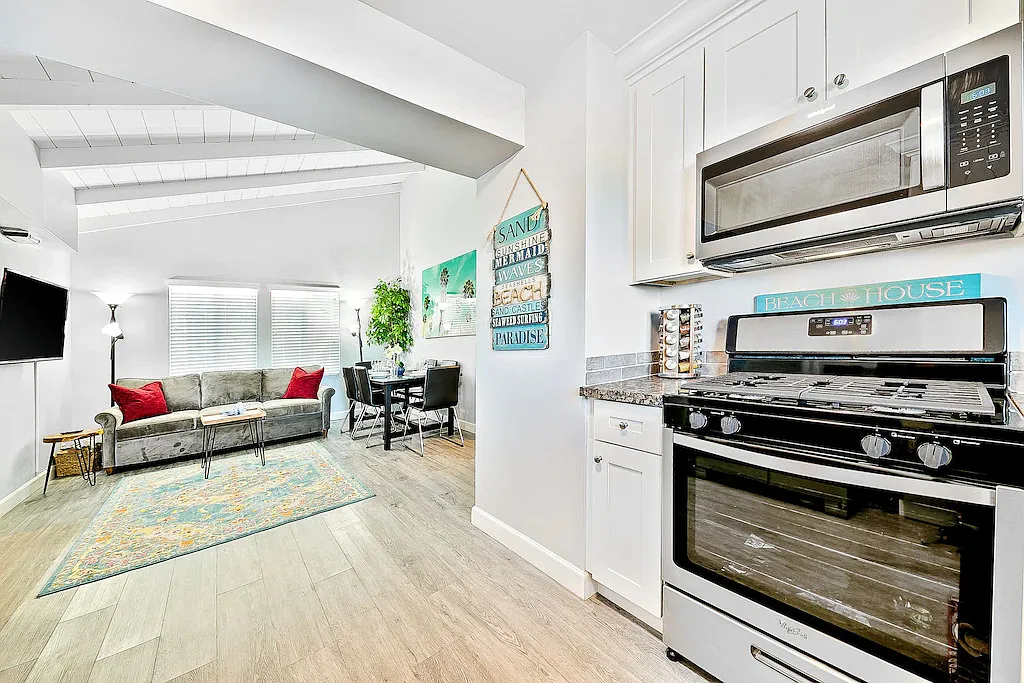 3 bed, 1153 sqft, $6,500 — Photo 4