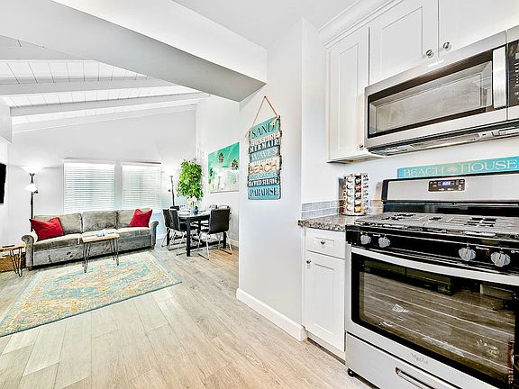 4th image of 1320 W Balboa Blvd #B