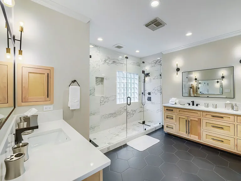 2828 W Holcombe Blvd #I — Photo 26