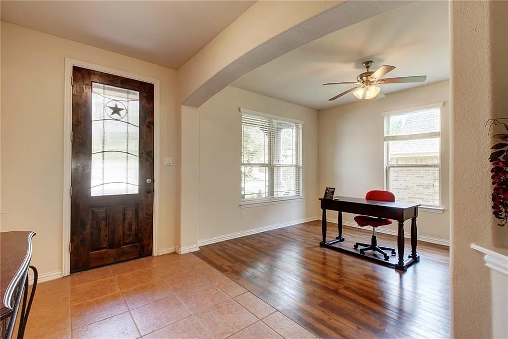 5 bed, 3.5 bath, 3310 sqft, $2,900 — Photo 4