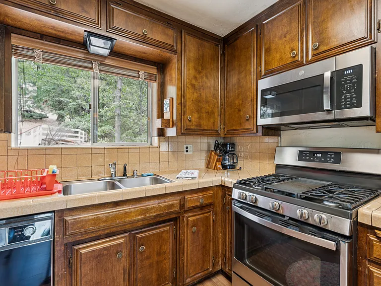 1301 Calgary Dr — Photo 19