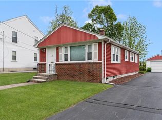 20 Loxley Rd, Providence, RI 02908