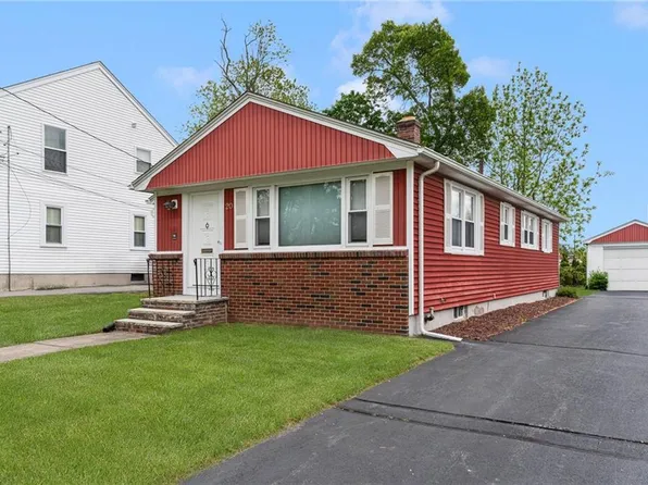 20 Loxley Rd, Providence, RI 02908