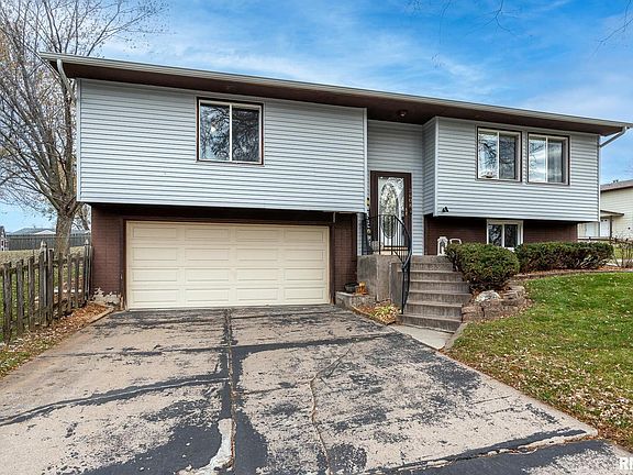 2nd image of 2608 W 58th St