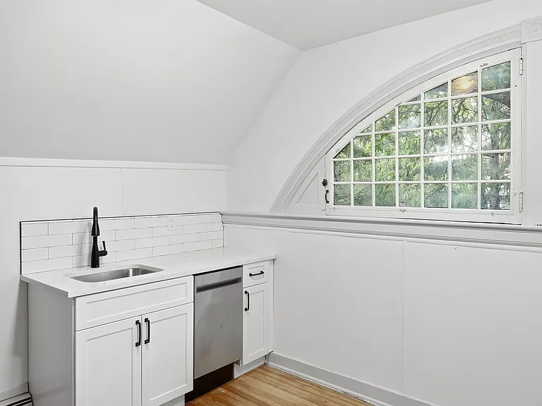 245 Clinton St — Photo 13