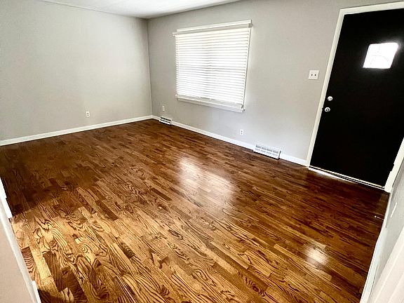 4th image of 1702 Whitelaw Ln