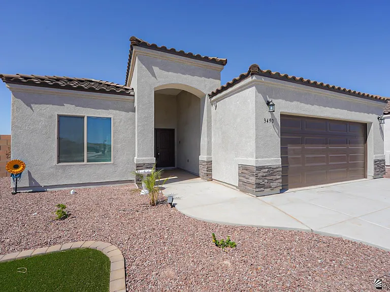 3490 S Sage Ave — Photo 1