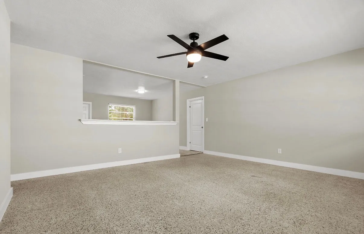 3 bed, 1260 sqft, $3,000 — Photo 4