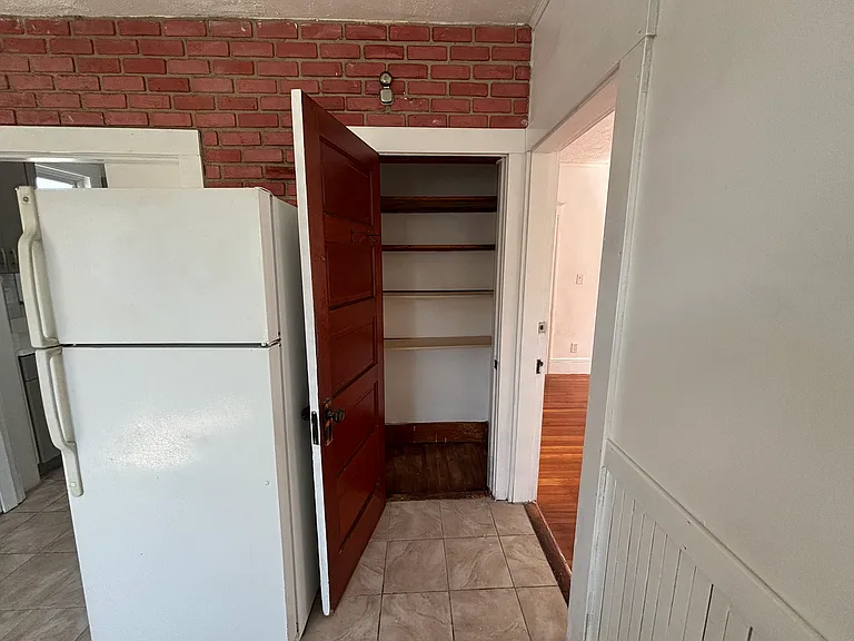 418 Essex St #2 — Photo 5