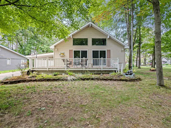 10905 1st St, Stanwood, MI 49346