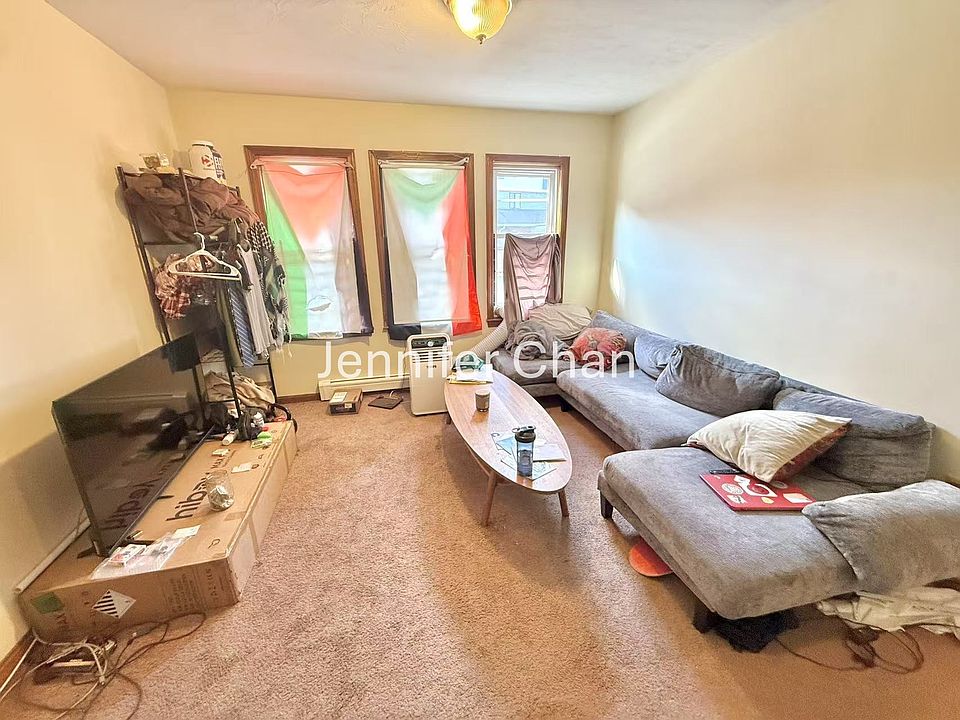 1st image of 29 Colborne Rd APT 2
