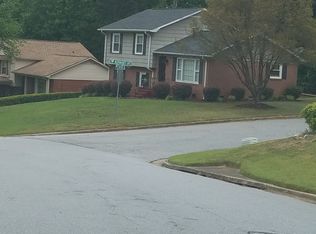 216 Saint Matthews Ln, Spartanburg, SC 29301