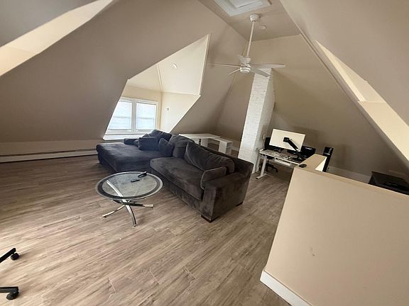 3rd image of 26 Summit St Floor 2