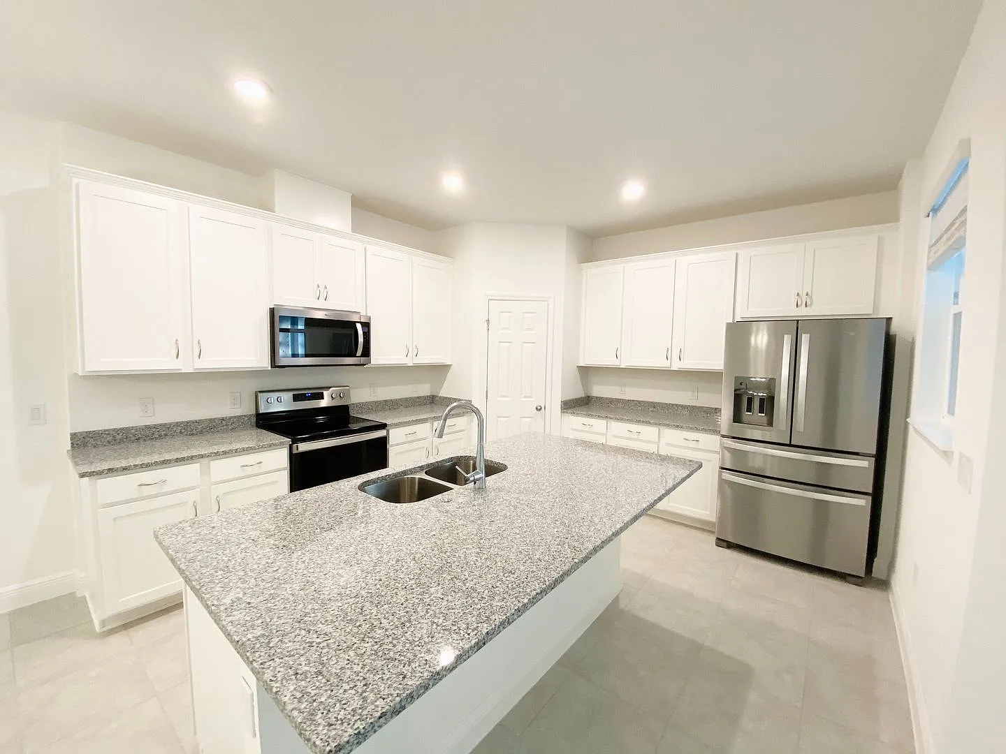 Awesome Townhome for Rent — Photo 4