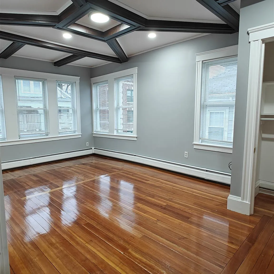 3 bed, 1130 sqft, $3,200 — Photo 3