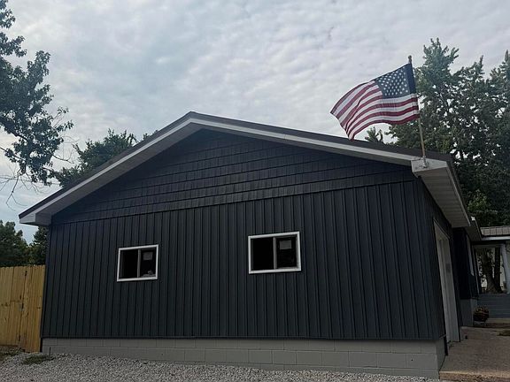 3rd image of 401 N Phelps Avenue