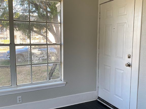 4th image of 1305 S Brownlee Blvd