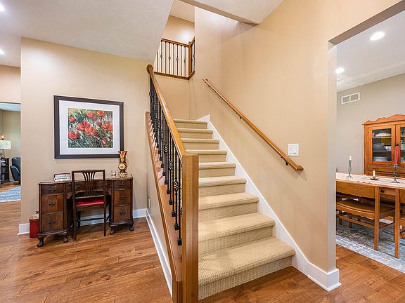 3rd image of 9344 Old Harbor Ct NE