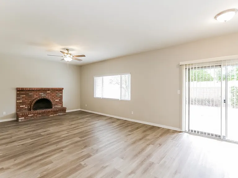 2633 W Monte Ave — Photo 8