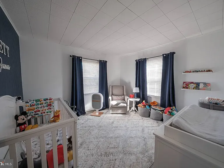 2640 Grandview Blvd — Photo 24