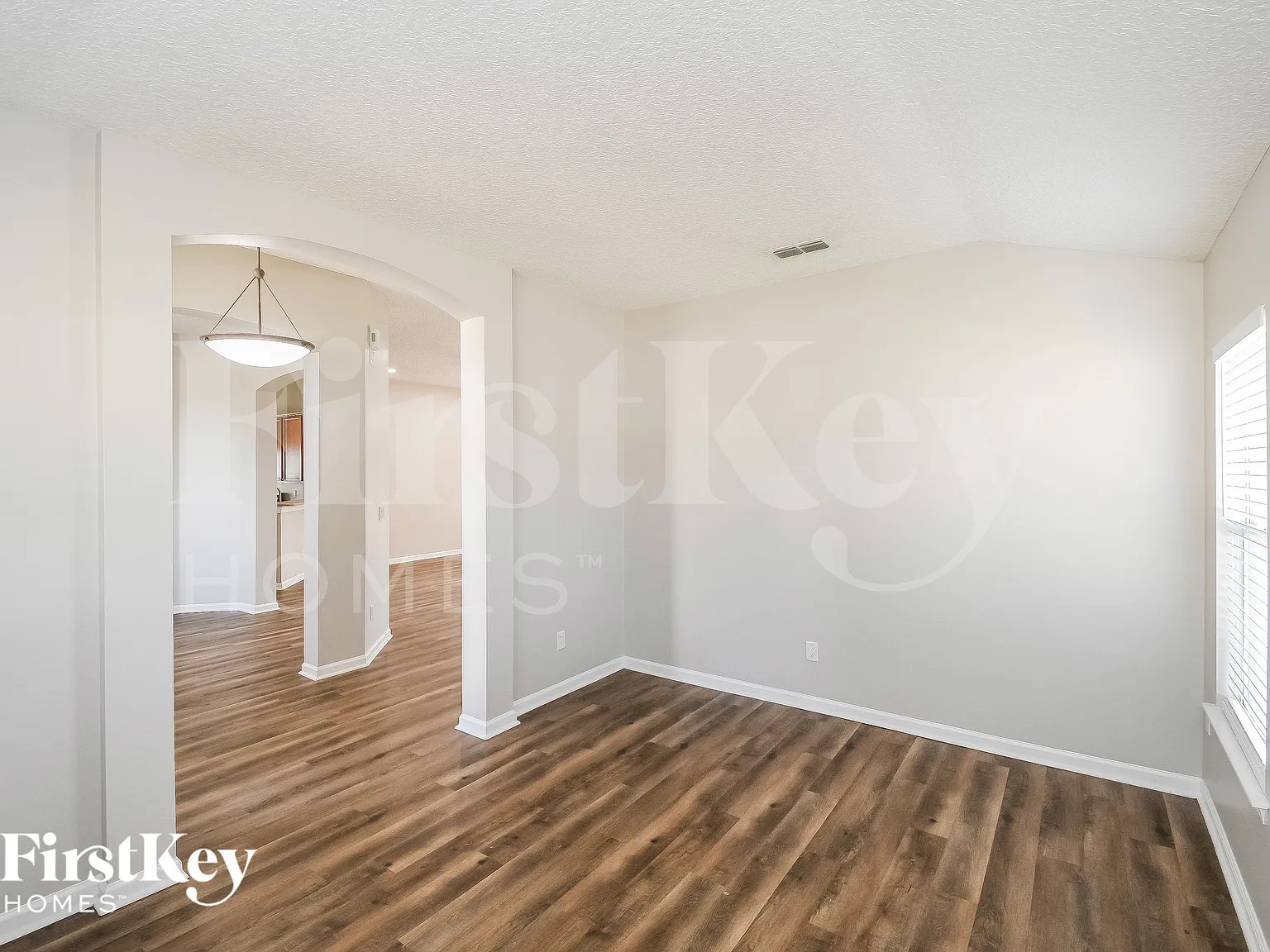 3 bed, 2.0 bath, 2144 sqft, $3,145 — Photo 4