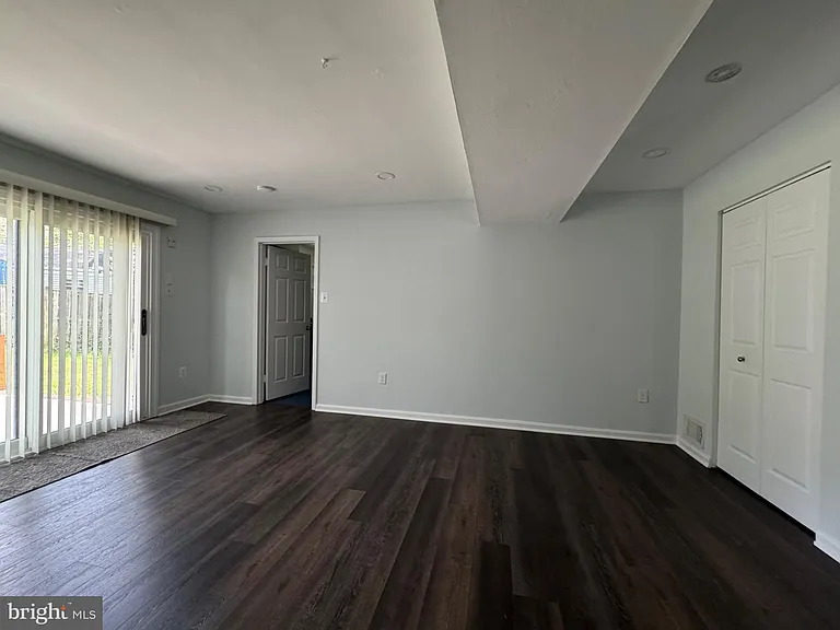 1717 Fallsway Dr — Photo 9