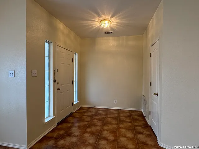 9803 Sandie — Photo 3