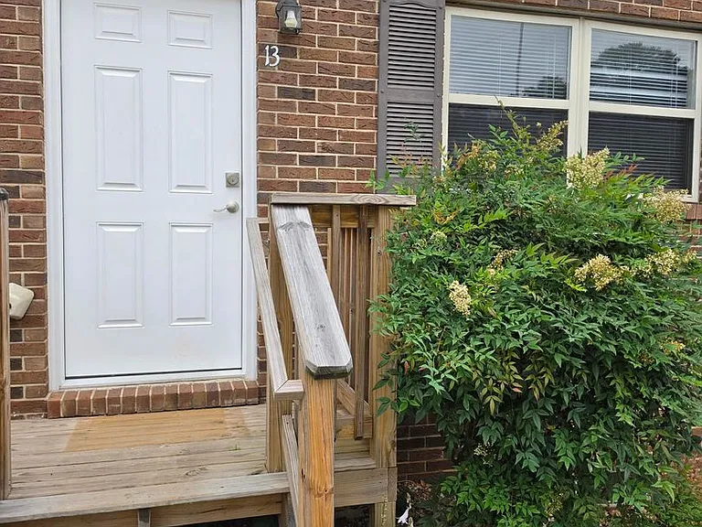 434 Hillside Dr — Photo 23