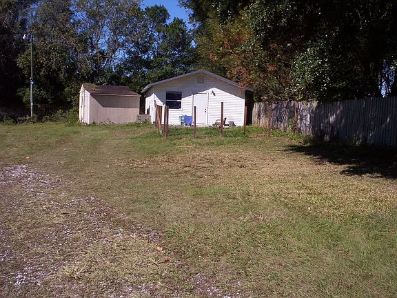 2/1 detached Apartment