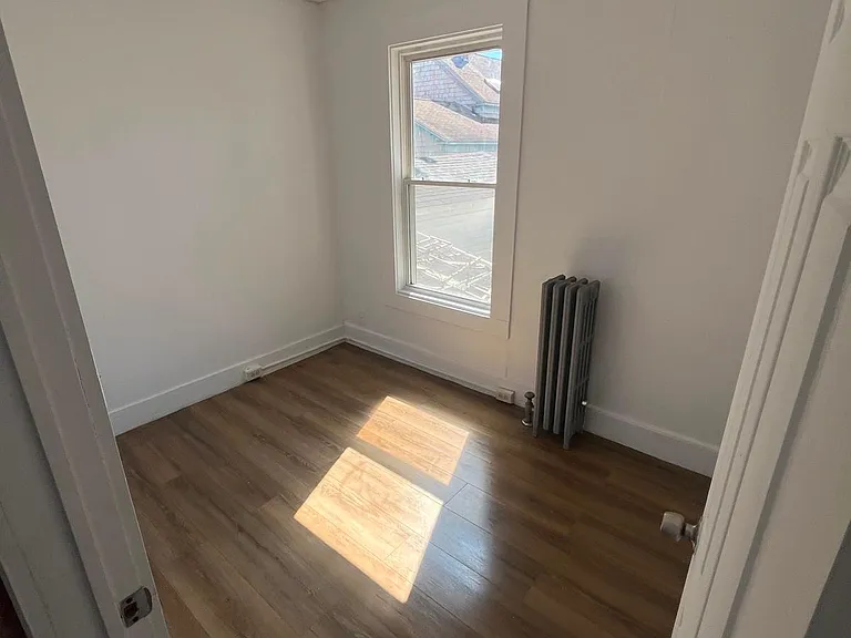 21 Leroy St #4 — Photo 3