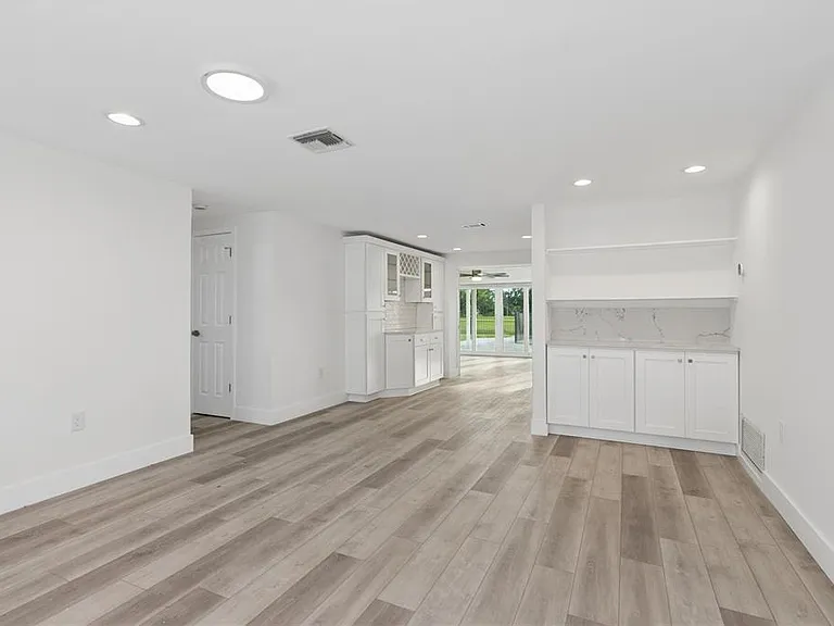 5400 Denver St NE — Photo 13