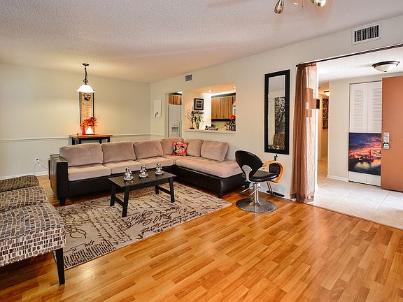 5th image of 180 Magnolia Woods Ct APT 8D