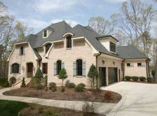 9 Lakeside Ln, Durham, NC 27712