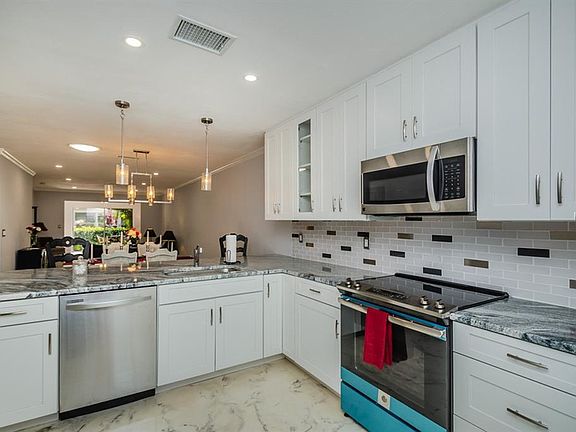 4th image of 1059 Dunrobin Dr APT A