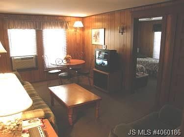 4th image of 5608 Ocean Blvd #1